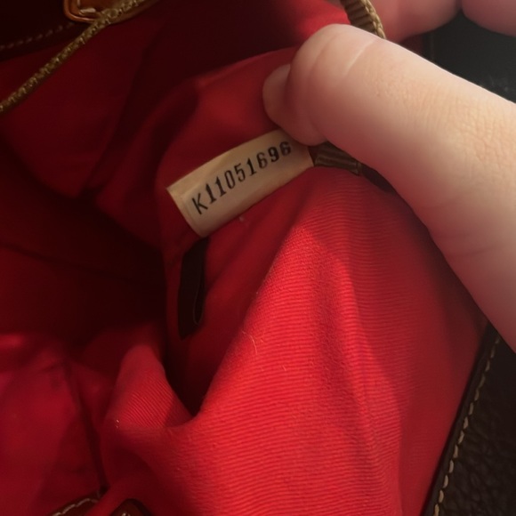 Dooney & Bourke Double Strap Tassel Bag Purse Pebble Grain - Picture 12 of 13